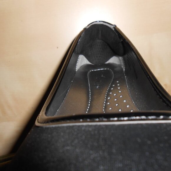 NEW IN BOX LONDON FOG Black NEOPRENE DRESS WEDGE 7W (WIDE) - Picture 6 of 8